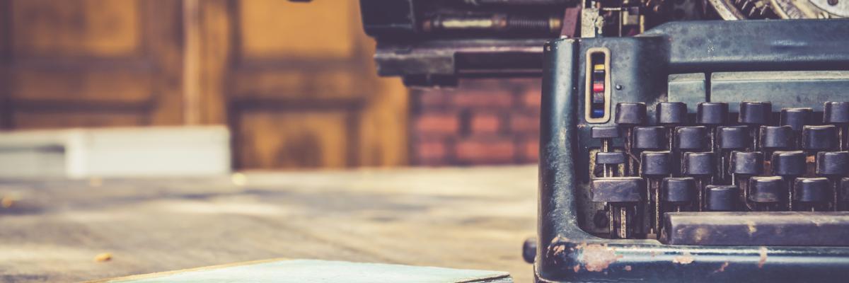 Verbraucherforschung Schreibmaschine News Vintage Retro slonme _ Fotolia